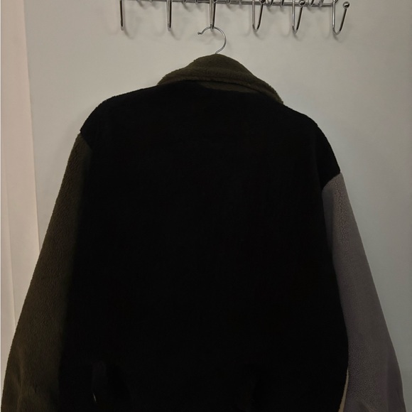 Colour block fuzzy jacket - Picture 2 of 2